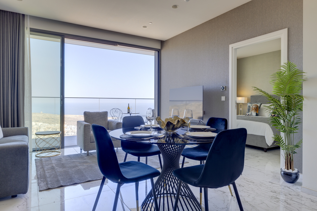 Mercury Towers Lifestyle  Apartment's Image 3