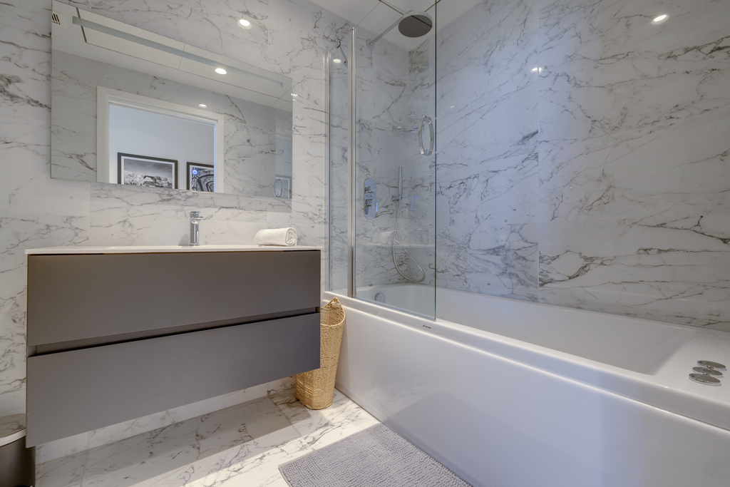 Mercury Towers Lifestyle  Apartment's Image 8