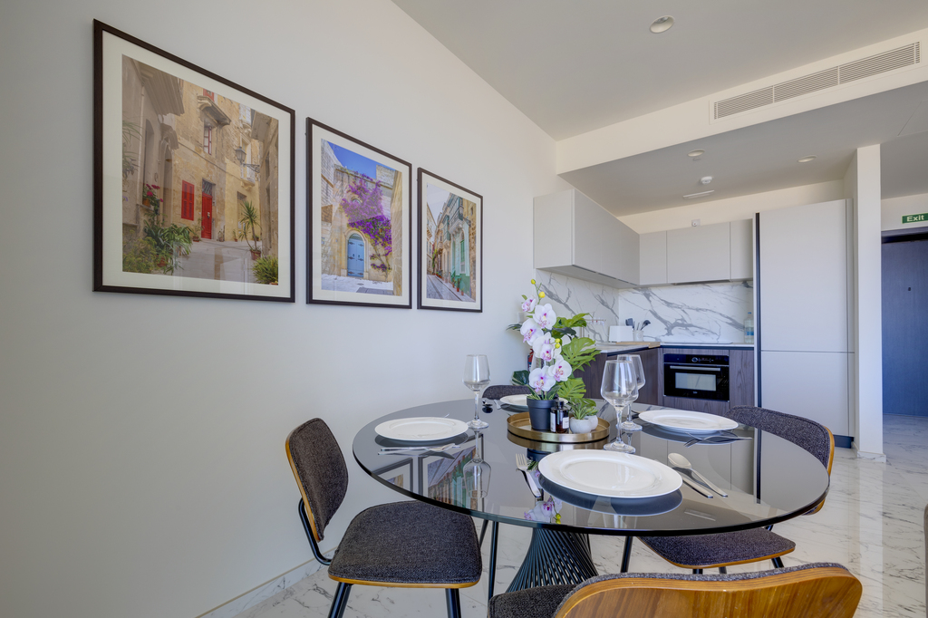 Mercury Towers Apartment's Image 3