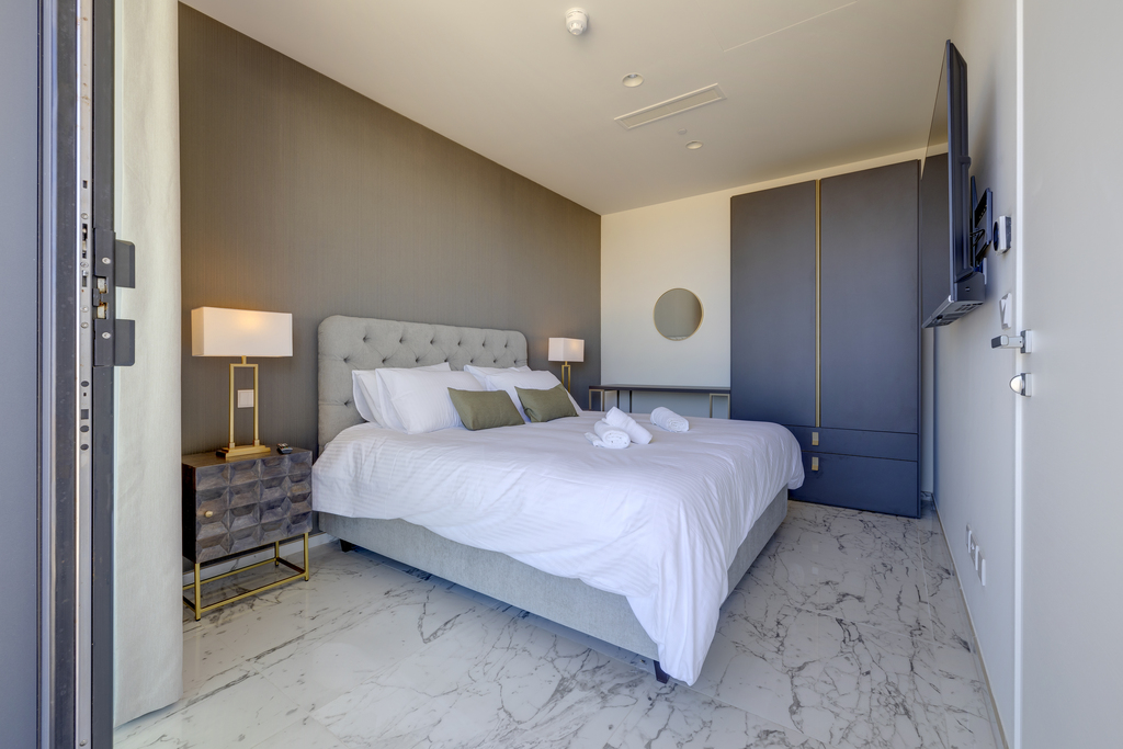 Mercury Towers Apartment's Image 5