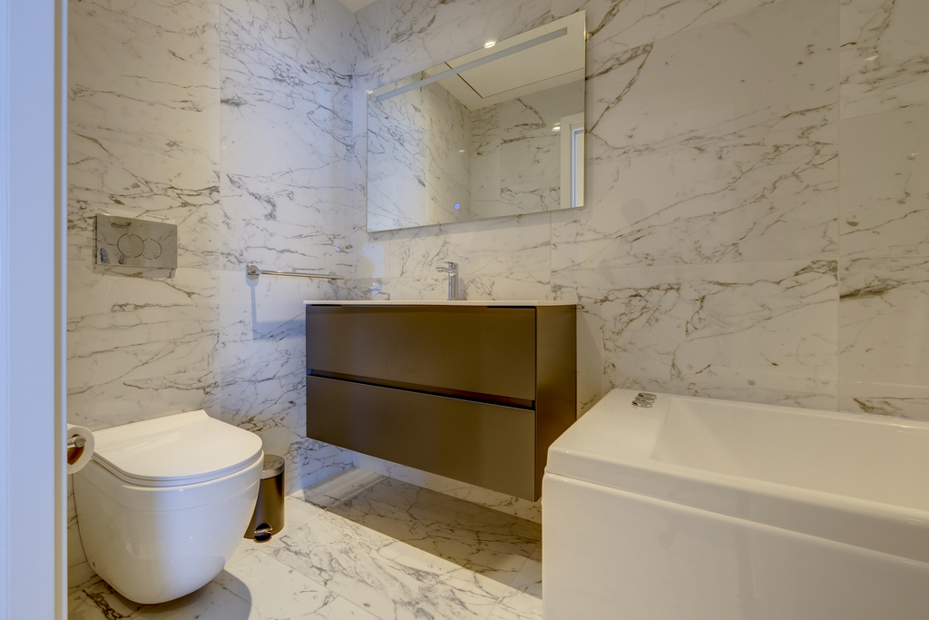 Mercury Towers Apartment's Image 6