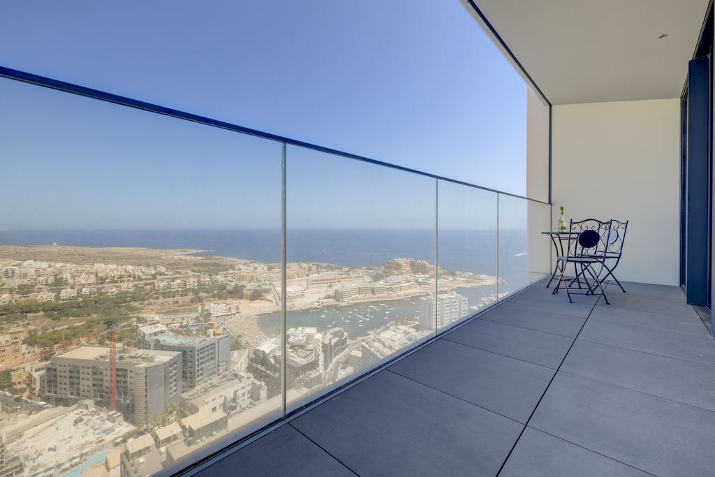 Mercury Towers Apartment's Image 8