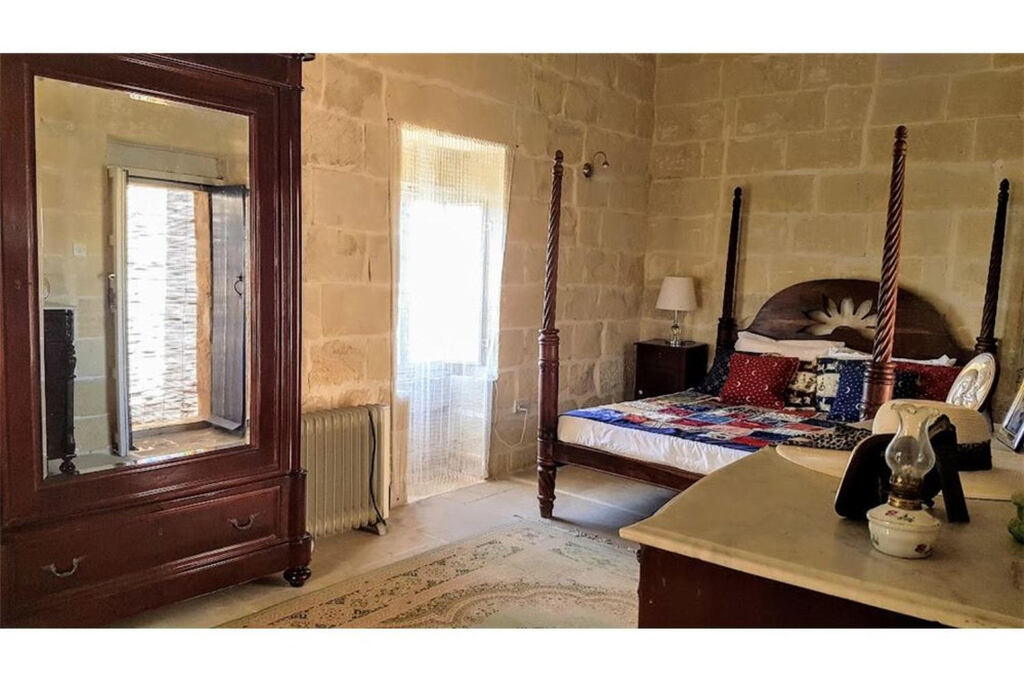 San Lawrenz (Gozo) Furnished Farmhouse's Image 9