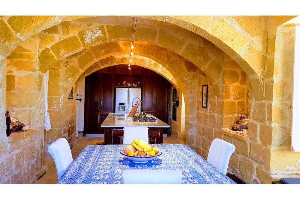San Lawrenz (Gozo) Furnished Farmhouse's Image 4