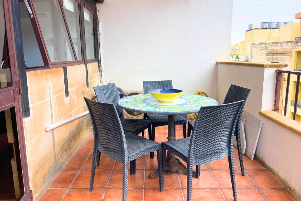 Gzira Furnished Apartment's Image 5