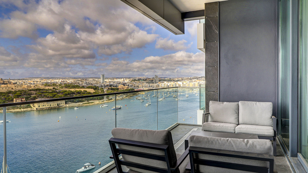 Sliema Luxury Furnished Apartment's Image 18
