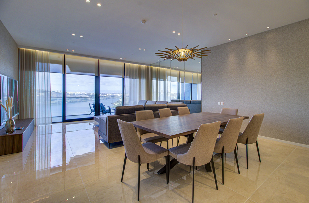Sliema Luxury Seafront Apartment's Image 6