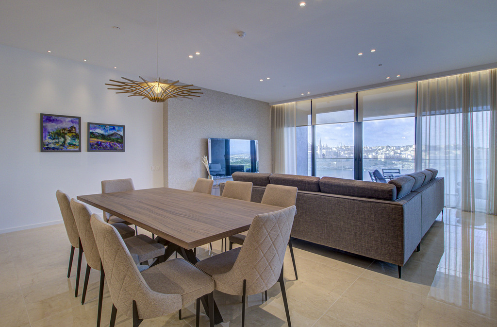 Sliema Luxury Seafront Apartment's Image 7