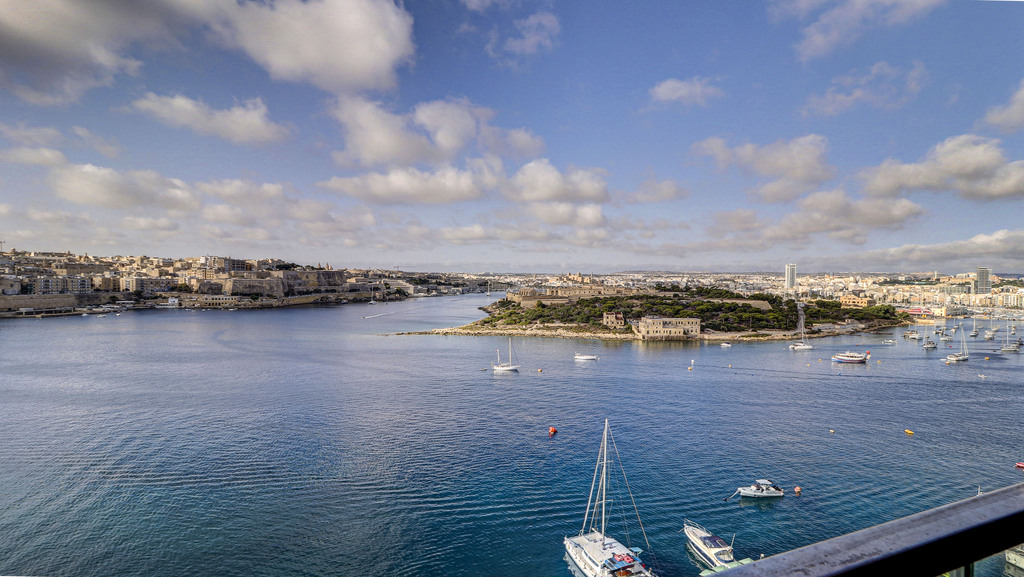 Sliema Luxury Seafront Apartment's Image 13