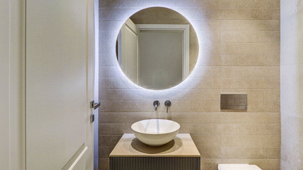 Sliema Luxury Seafront Apartment's Image 10