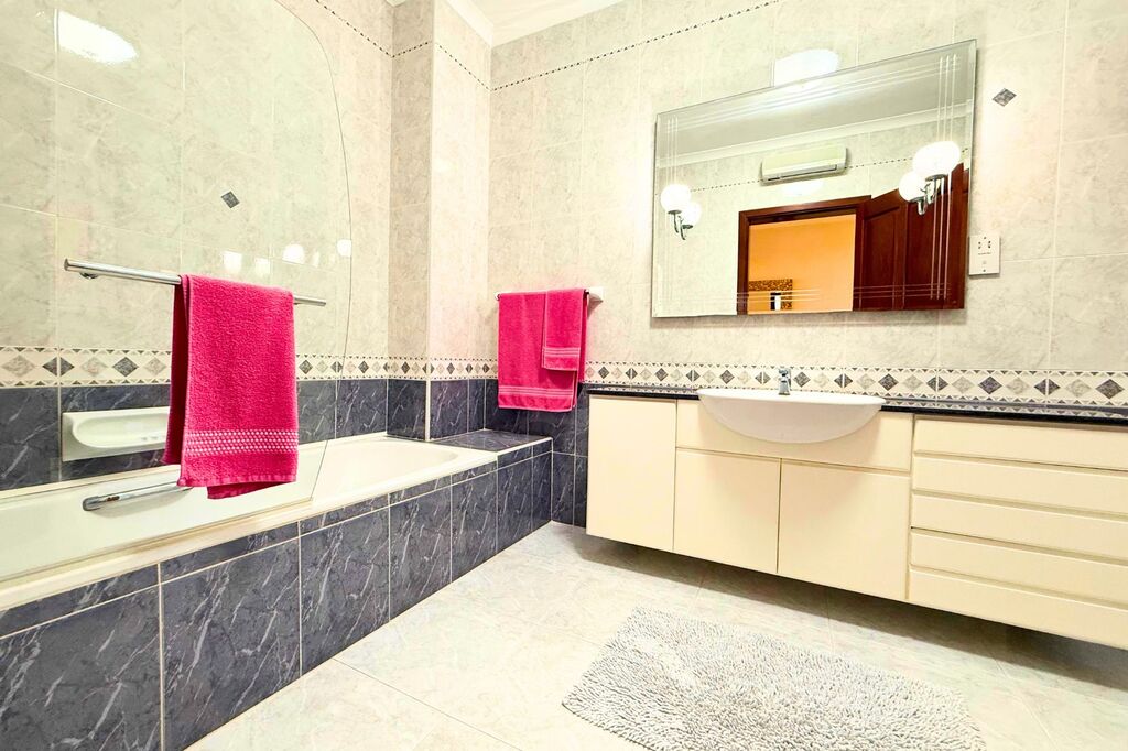 Sliema Seafront Apartment's Image 12