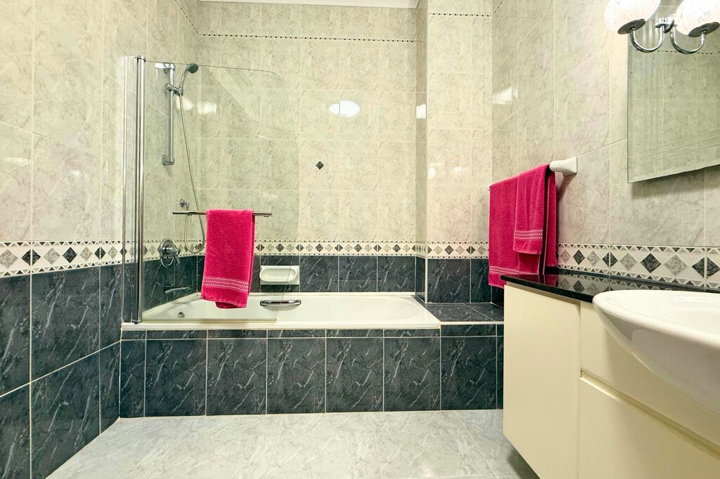 Sliema Seafront Apartment's Image 11