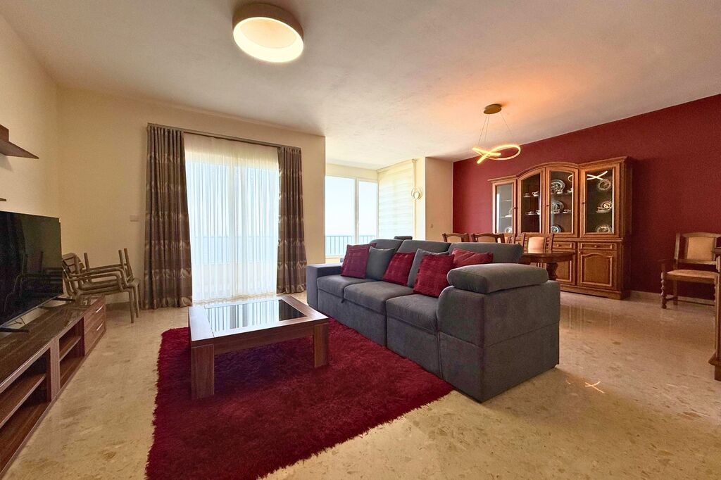 Seafront-apartment-with-three-bedrooms-for-rent-Christies-Malta