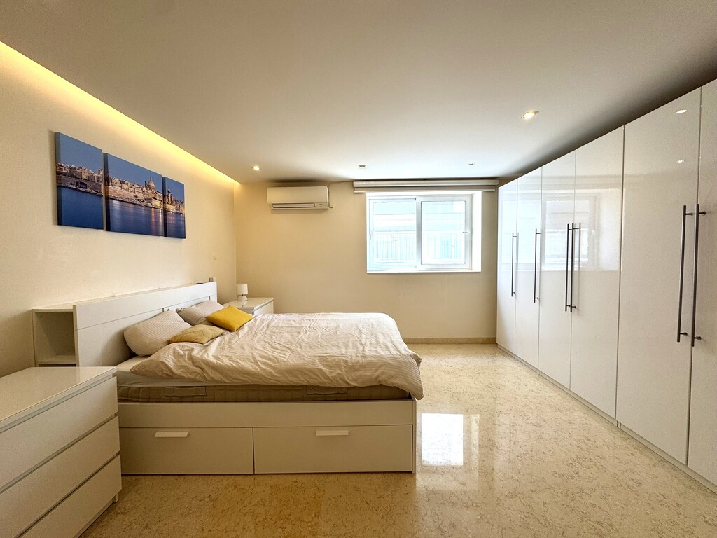 Sliema Seafront Apartment's Image 4