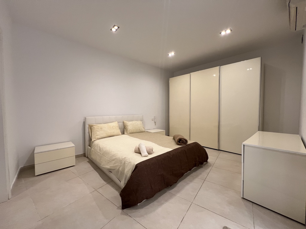 Sliema-apartment-to-let-11-christies-malta