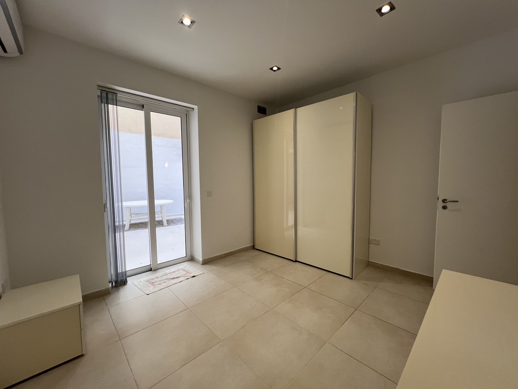 Sliema Furnished Apartment's Image 5