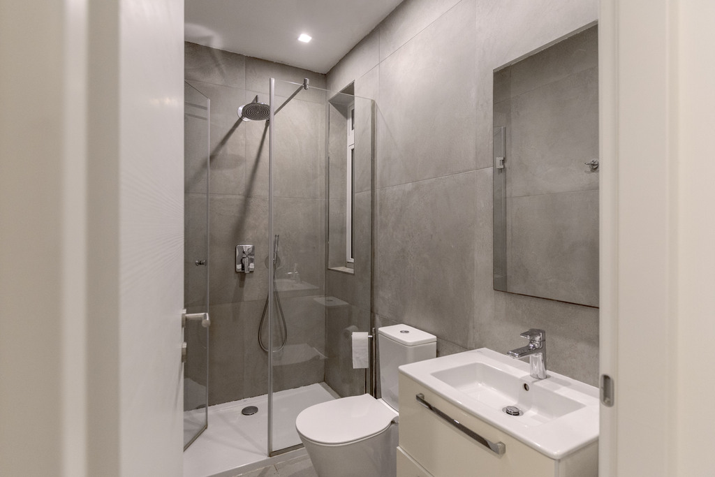 Sliema Furnished Apartment's Image 8