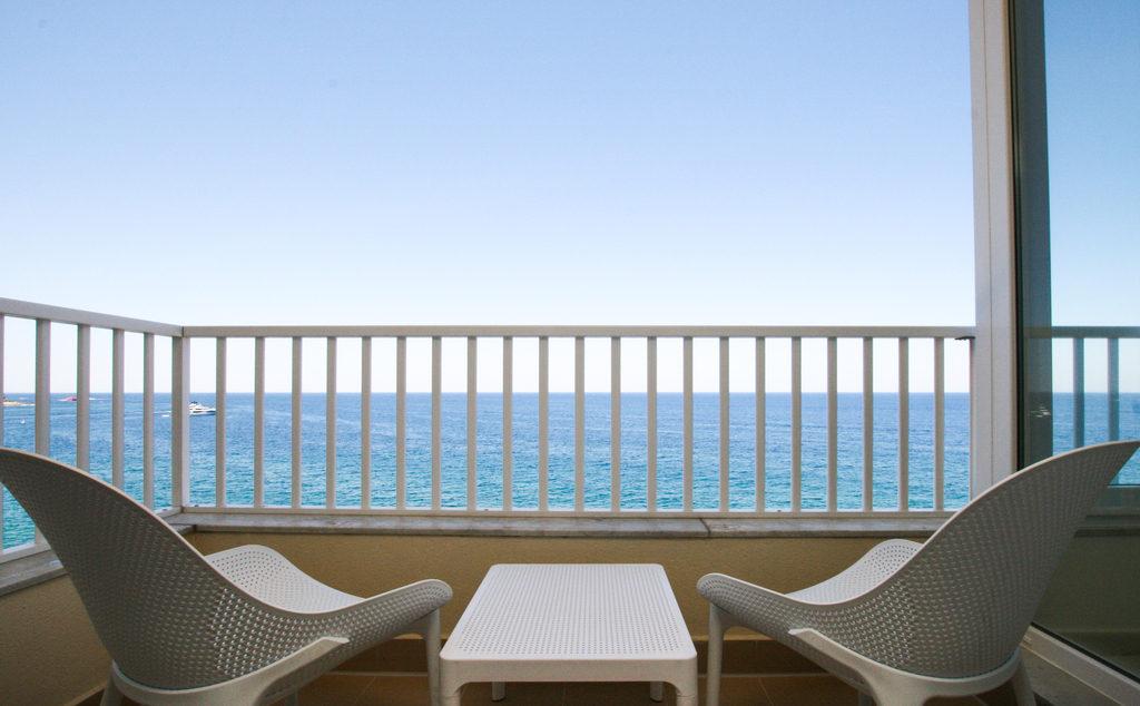 sliema-apartment-for-rent-terrace-christies-malta