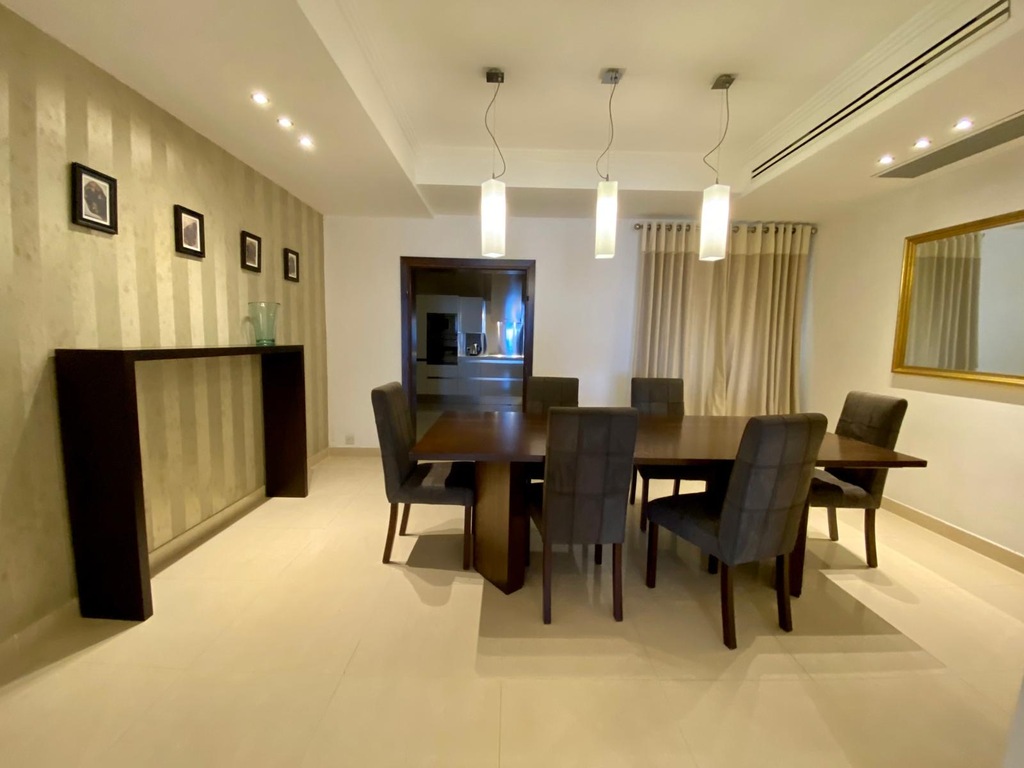 Sliema Seafront Apartment's Image 8