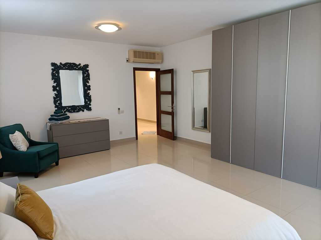 Swieqi Furnished Maisonette's Image 7