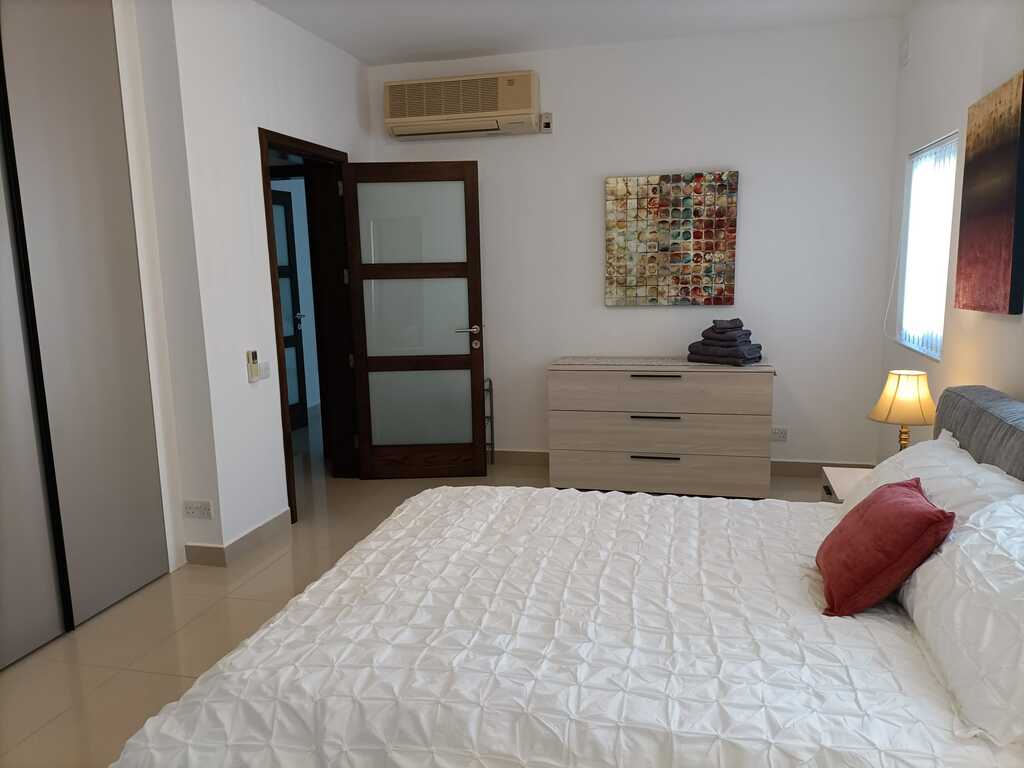 Swieqi Furnished Maisonette's Image 8