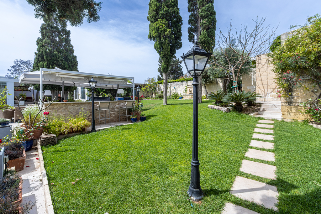 Country Estate's Image 13