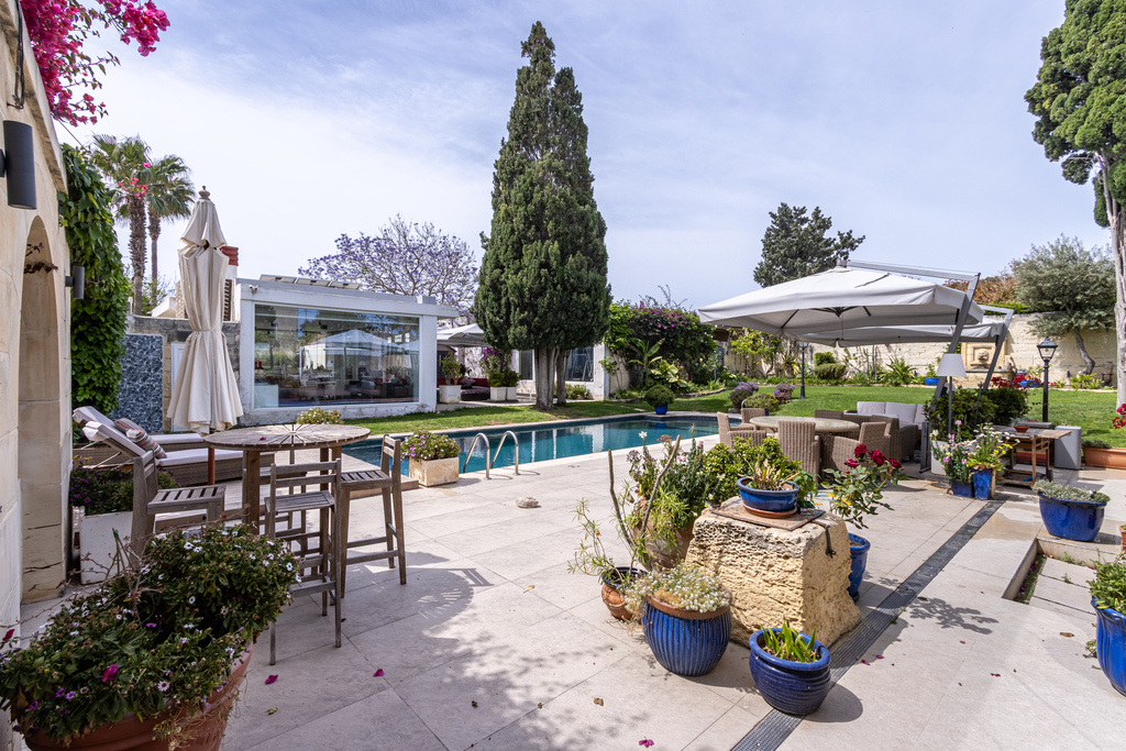 Country Estate's Image 12