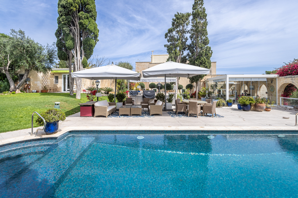 Country Estate's Image 10