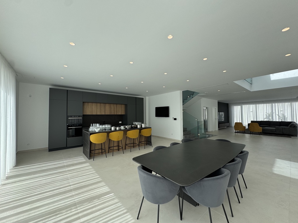 Bahar ic-Caghaq Furnished Semi-detached Villa's Image 4
