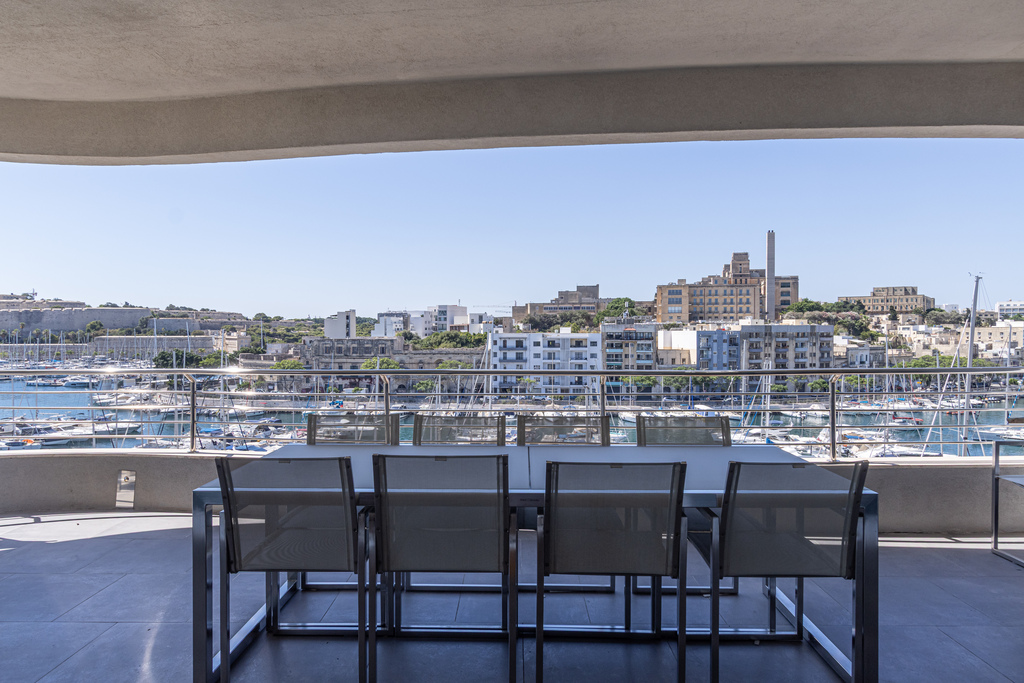 ta'xbiex-high-end-apartment-christies-malta