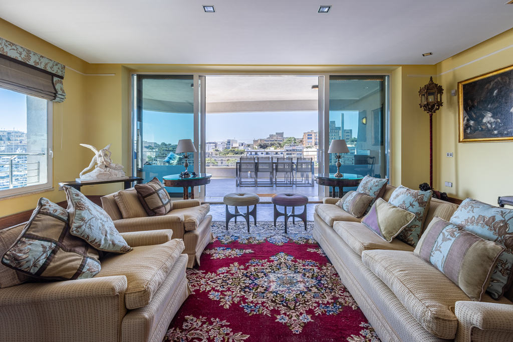 Ta' Xbiex Seafront Apartment's Image 3