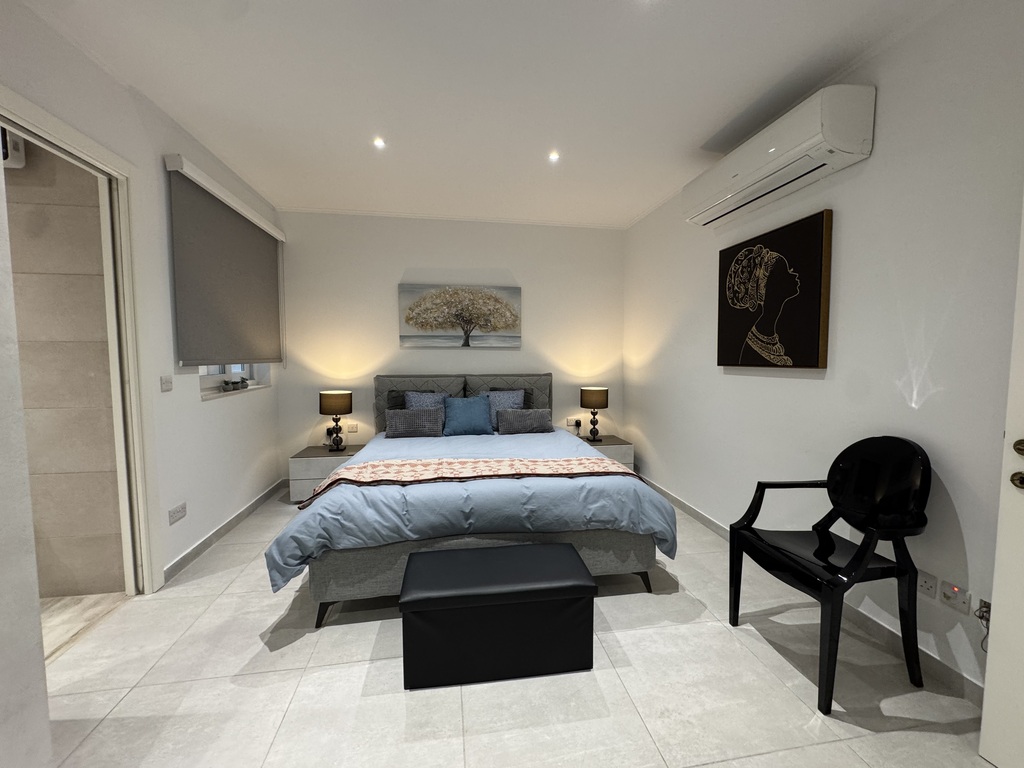 Sliema Seafront Apartment's Image 5