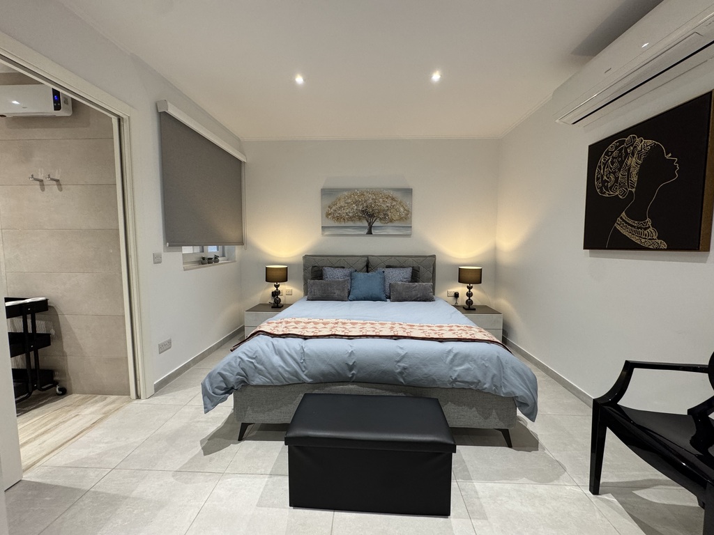 Sliema Seafront Apartment's Image 7