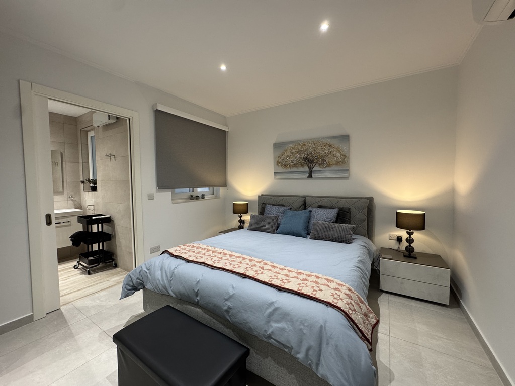 Sliema Seafront Apartment's Image 8