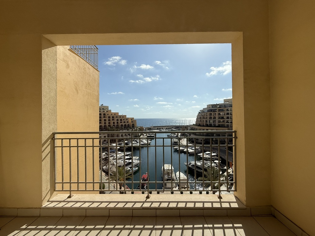 Portomaso-apartment-fo-rental-3-bedroom-christies-malta