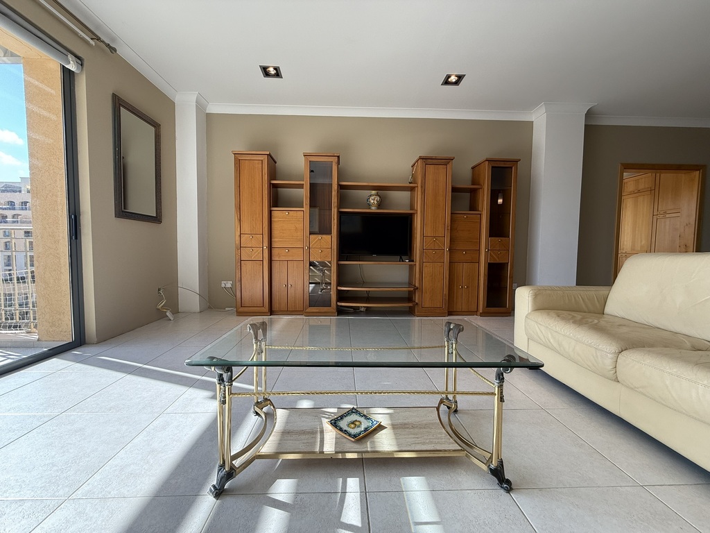 Portomaso-apartment-for-rent-safe-location-christies-malta