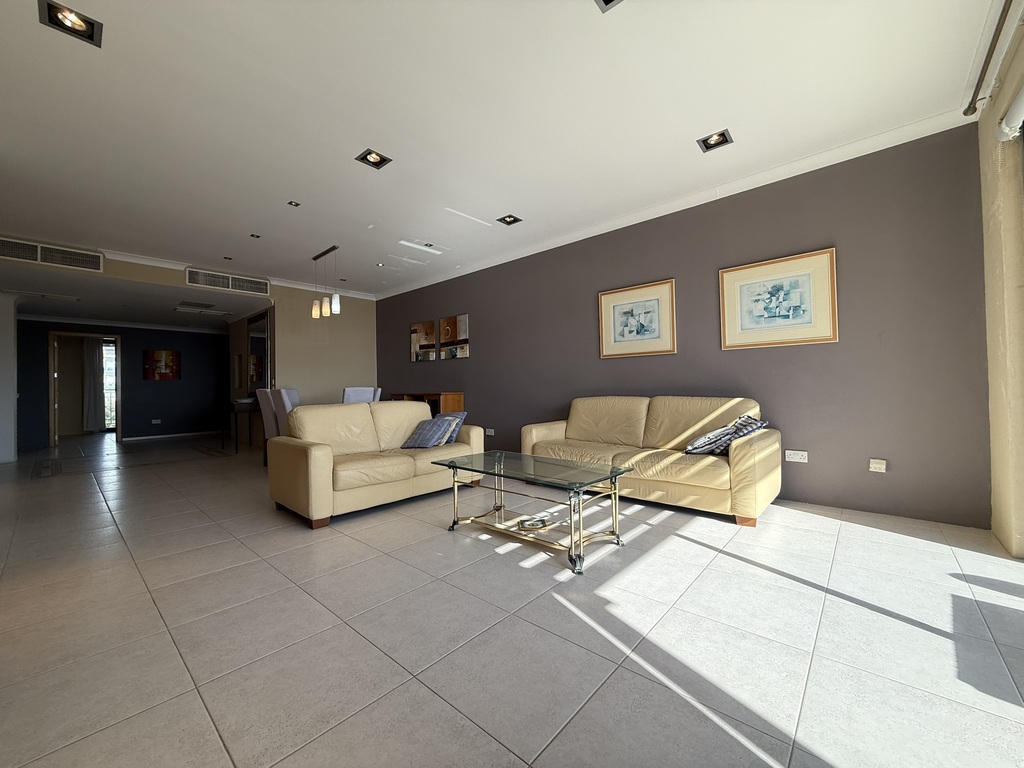 Portomaso Marina View Apartment's Image 3