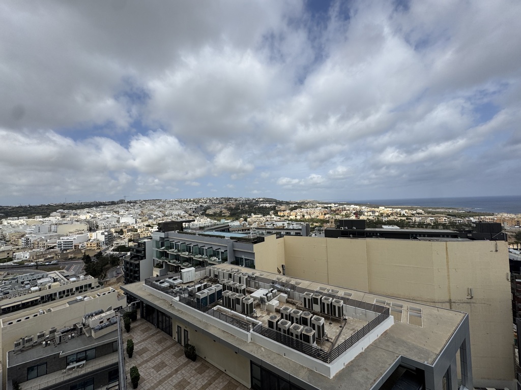 Mercury Towers Lifestyle Apartment's Image 6