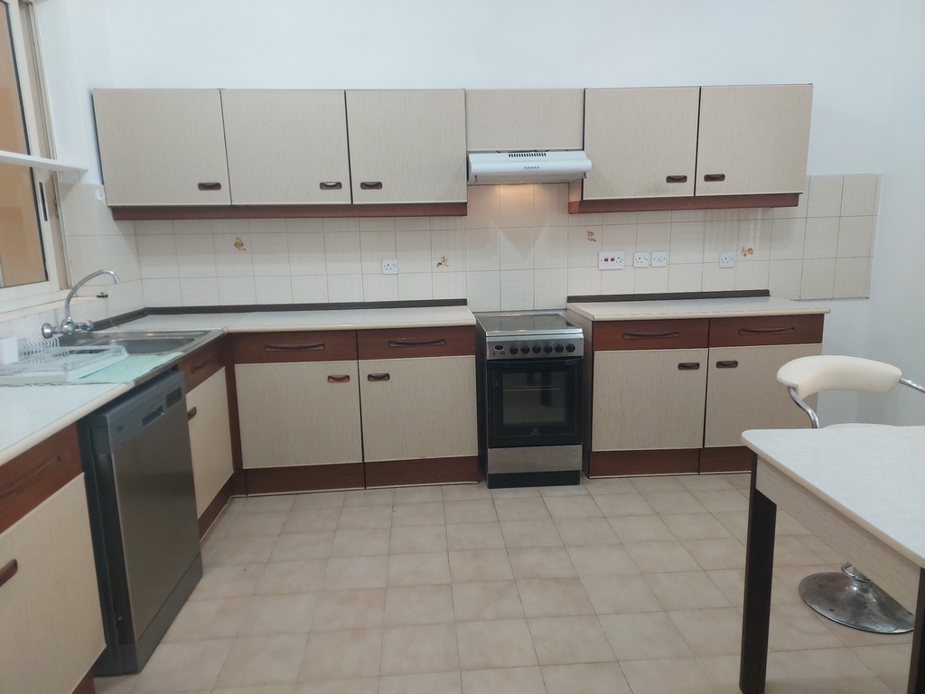 St Julians Unfurnished Seafront Apartment's Image 3