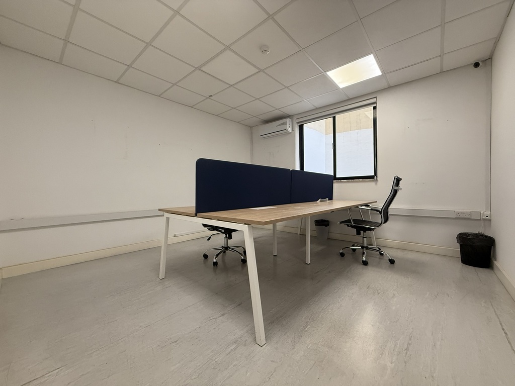 Ta' Xbiex Fully Equipped Office's Image 2