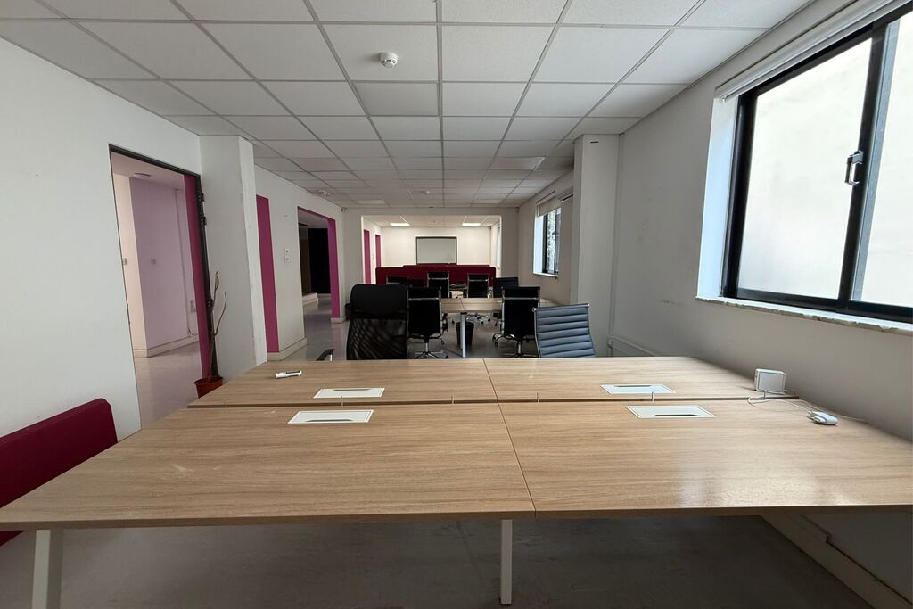 Ta' Xbiex Fully Equipped Office's Image 6