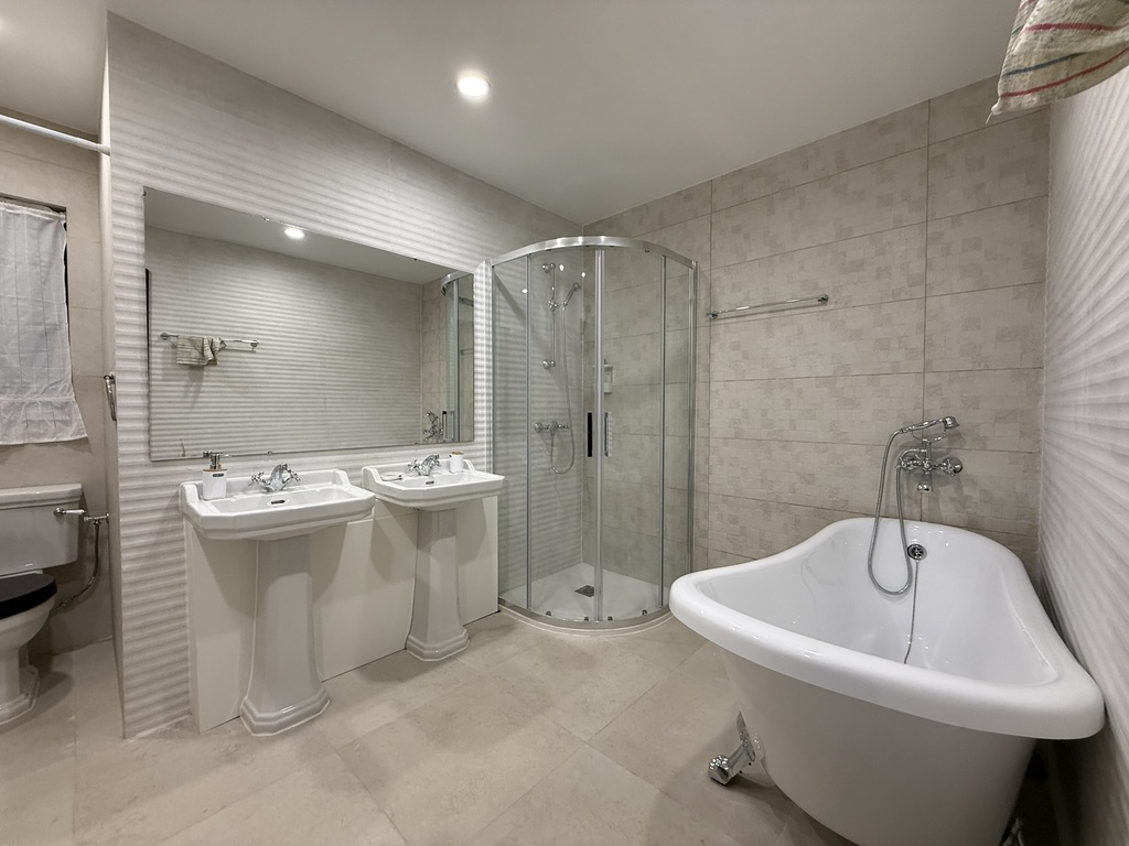 Sliema Furnished Town House's Image 11