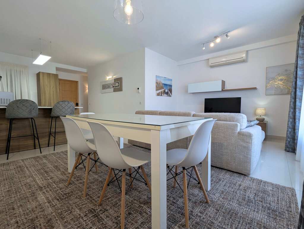 Sliema Furnished Apartment's Image 3