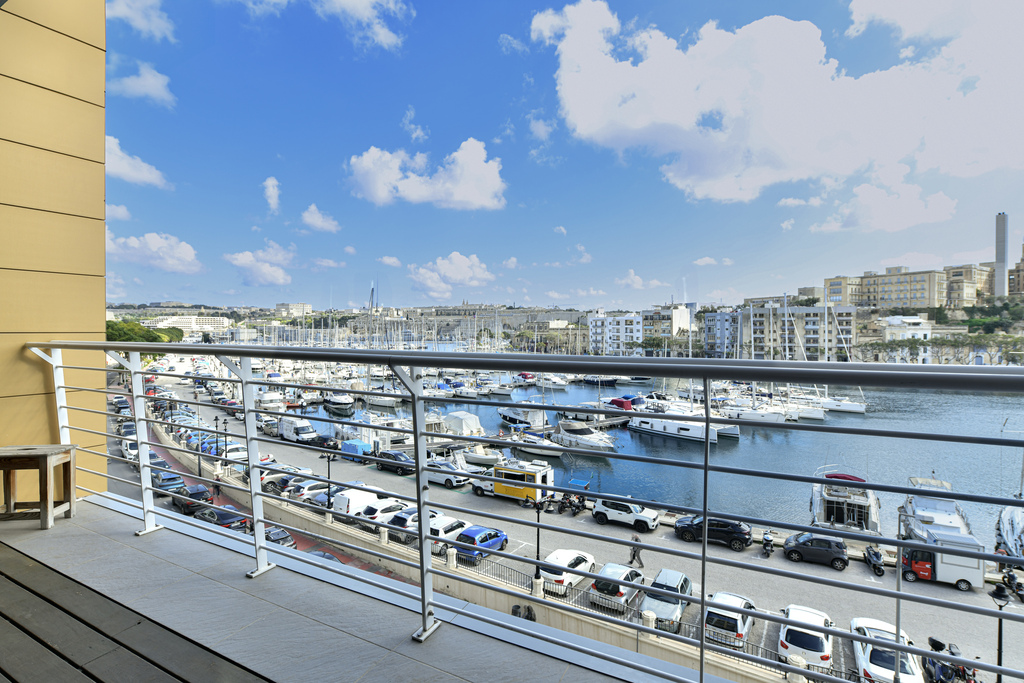 ta-xbiex-seafront-apartment-for-rent-christies-malta