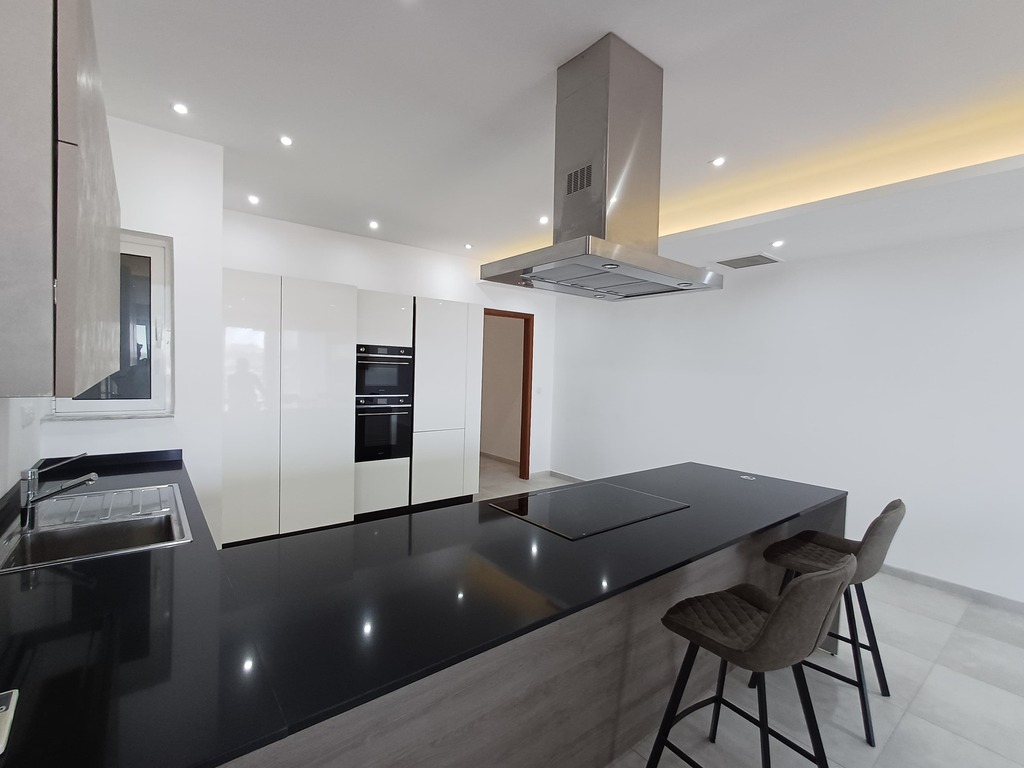 Sliema Seafront Furnished Apartment's Image 4