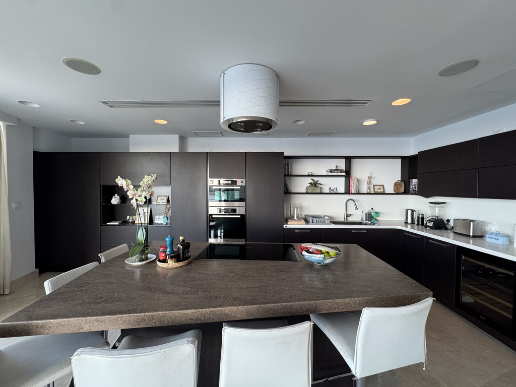 Sliema Seafront Apartment's Image 7