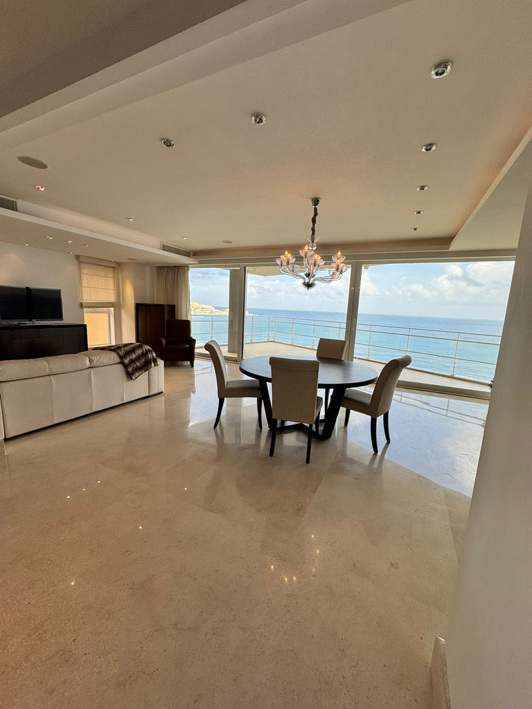 Sliema Seafront Apartment's Image 9