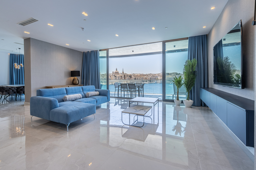 Sliema Seafront Apartment's Image 4