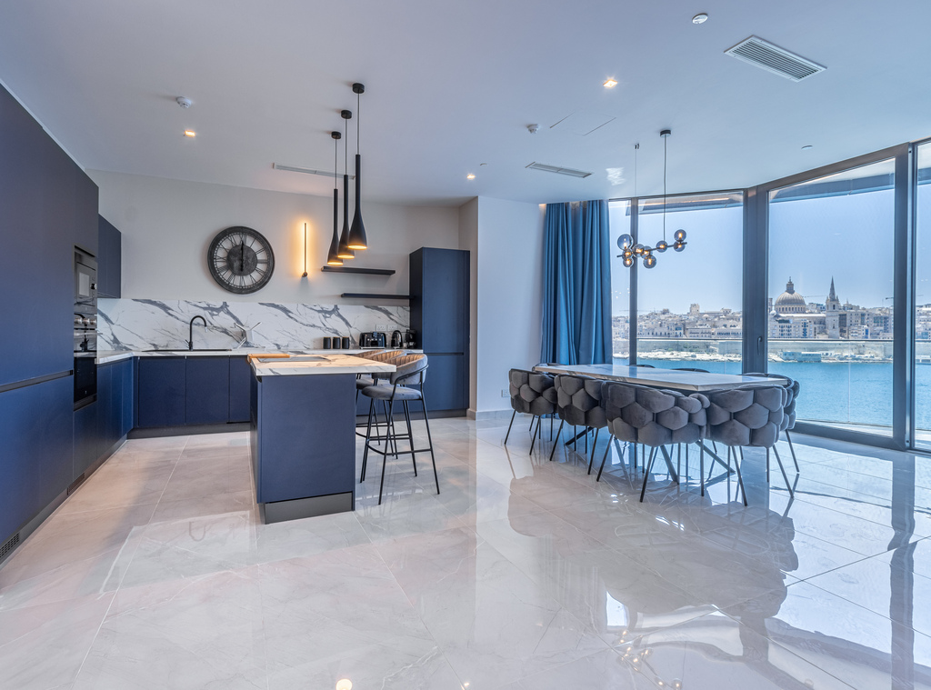 Sliema Seafront Apartment's Image 6