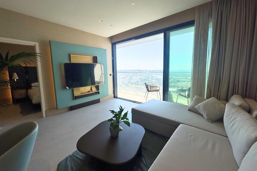 Mercury Towers Lifestyle Apartment's Image 3